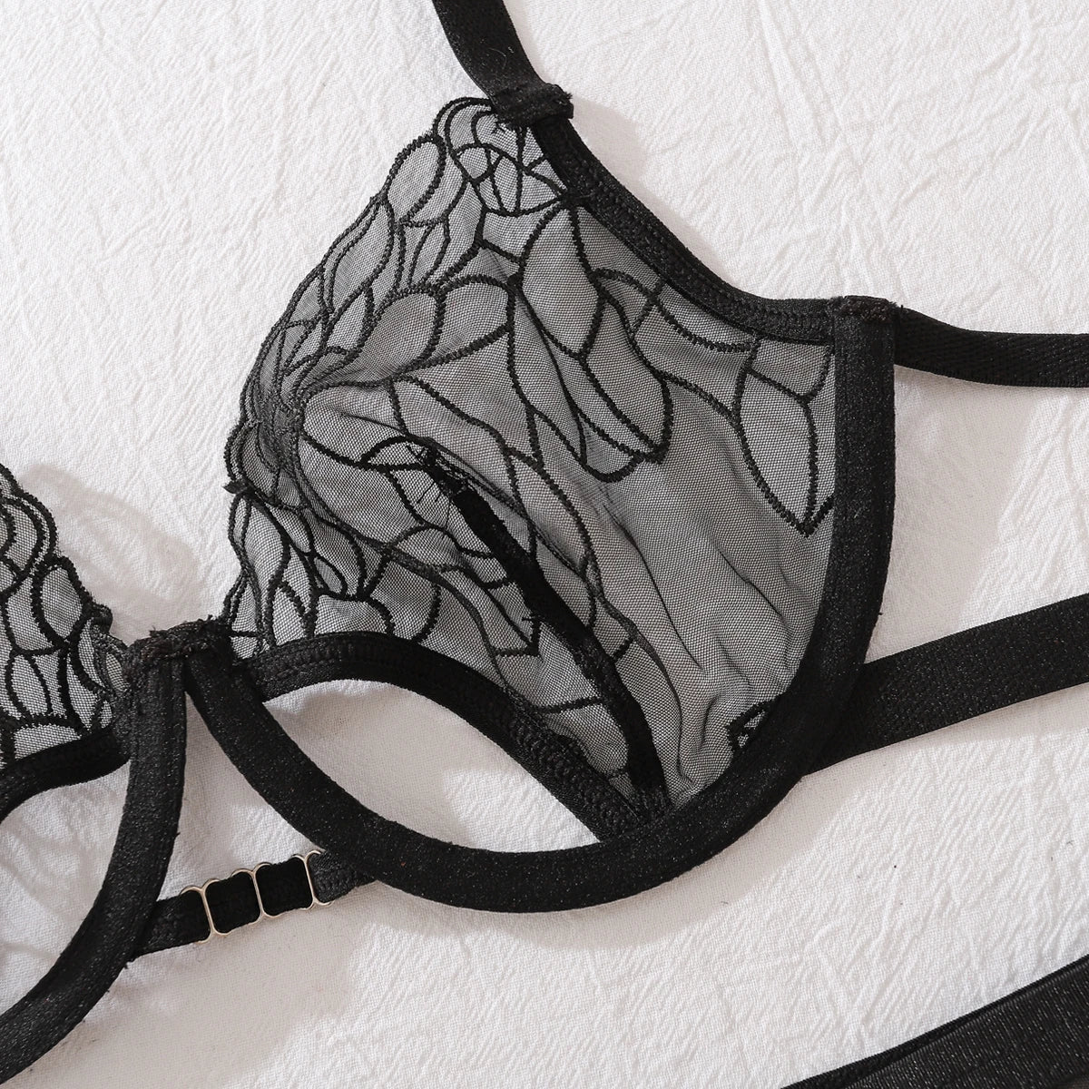 Bộ Nội Y Quyến Rũ Ellolace 3 Mảnh Xuyên Thấu