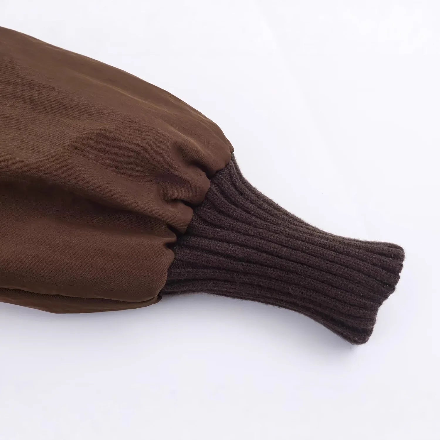 Áo Khoác Nữ Thu 2025 Dài Tay Màu Nâu Đỏ Đơn Giản