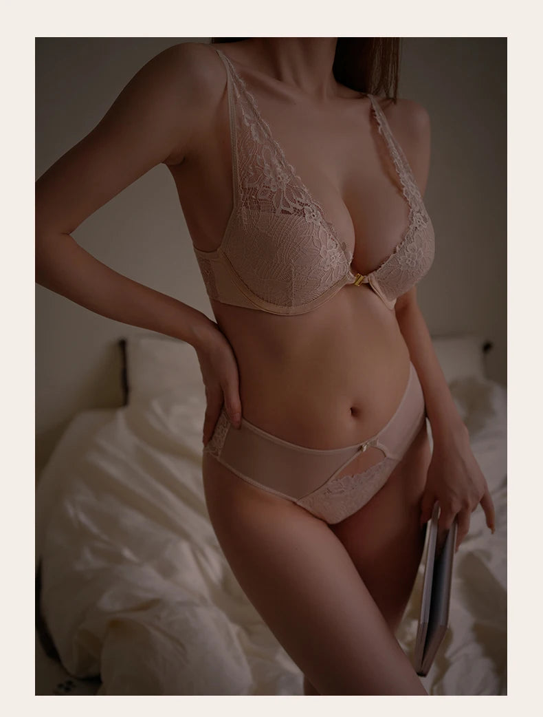 Sexy High Support Lace Bra - Women's Lingerie Set