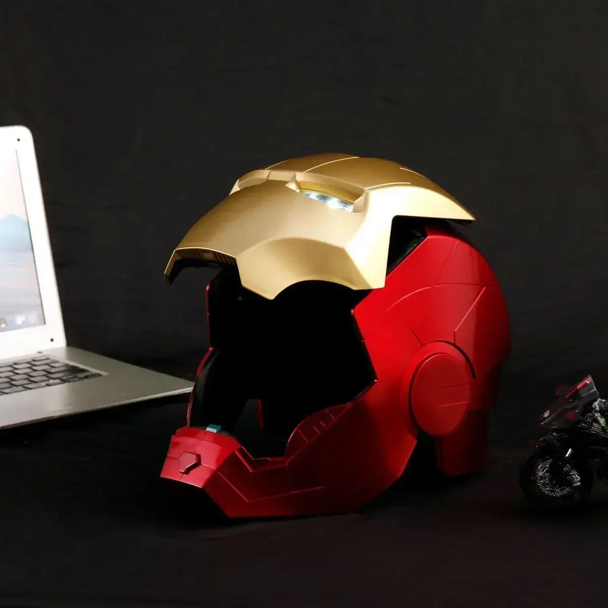 Mũ Bảo Hiểm Điện Iron Man Phát Sáng Cho Người Lớn & Trẻ Em - Daisan Mart