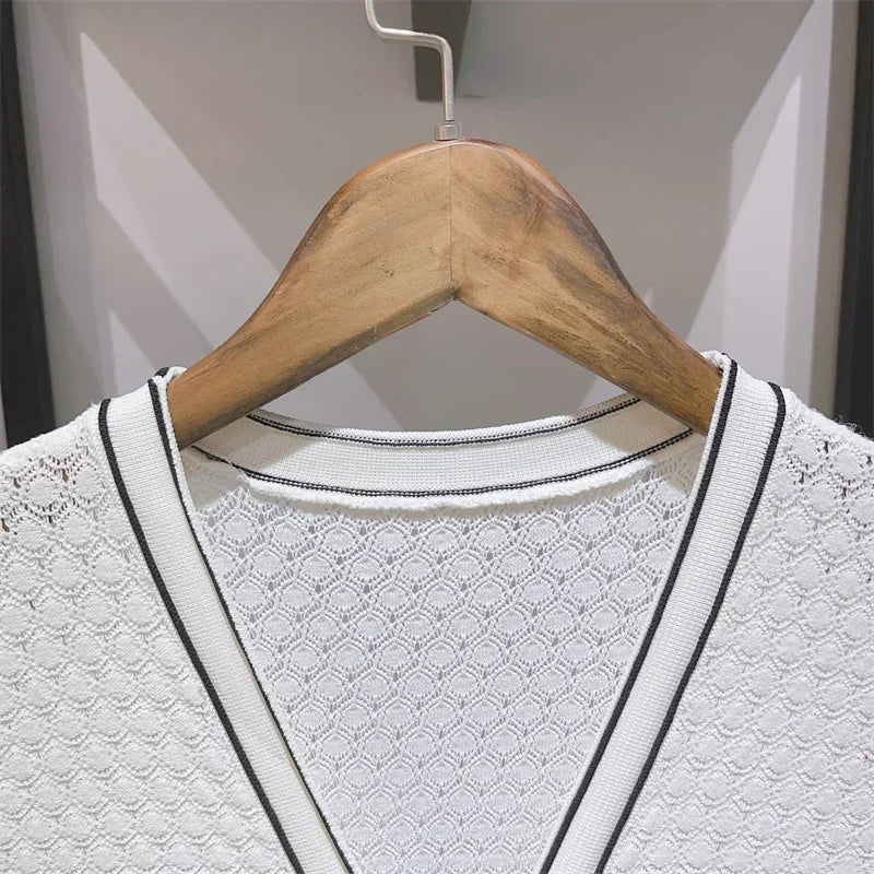 Bộ Suit Nữ Thanh Lịch: Đầm Len & Áo Cardigan Túi