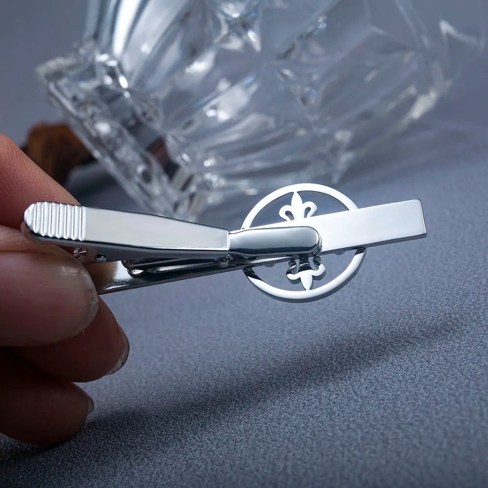 Kẹp Cà Vạt Thánh Giá Hoa Huệ Inox Dành Cho Chú Rể