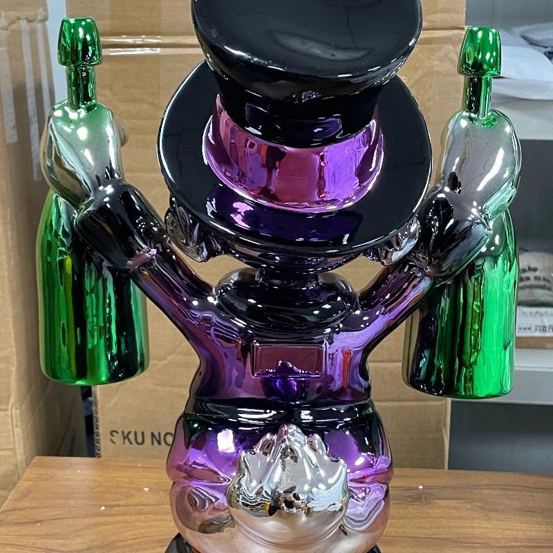 Modern Plastic Sculptures - Luxurious and Stylish