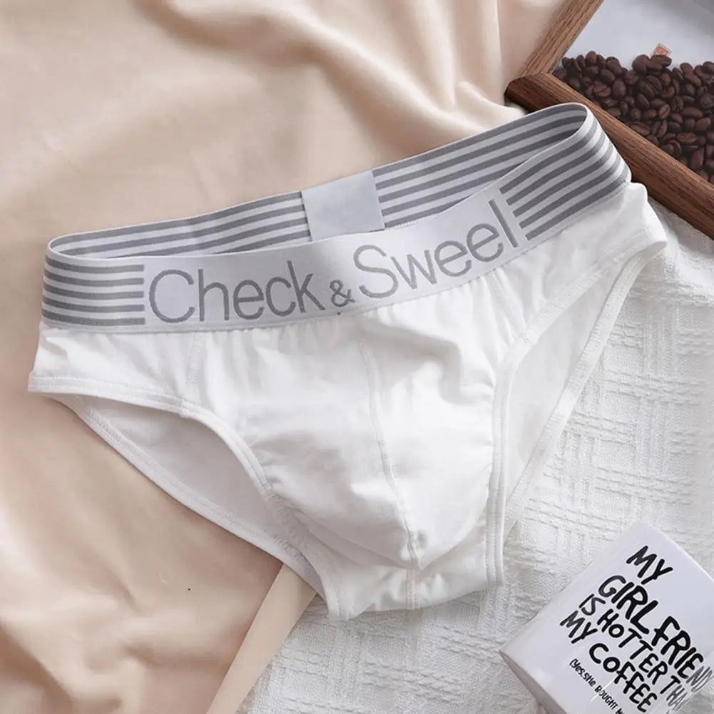 Quần Tam Giác Thoáng Khí In Chữ Mặc Ngủ Và Hằng Ngày