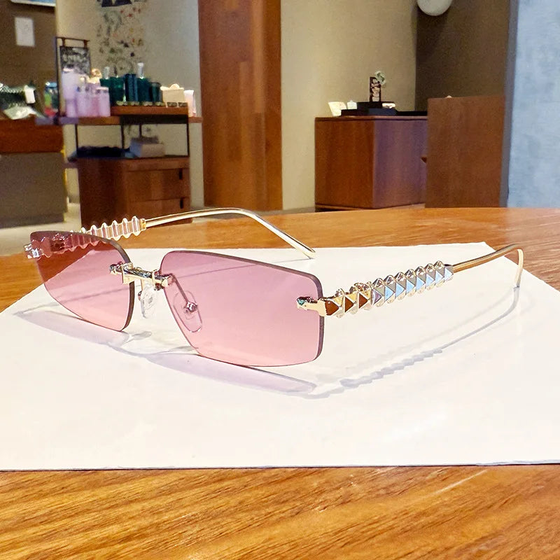 Kính Râm Thời Trang Không Viền 2025 Cho Nữ