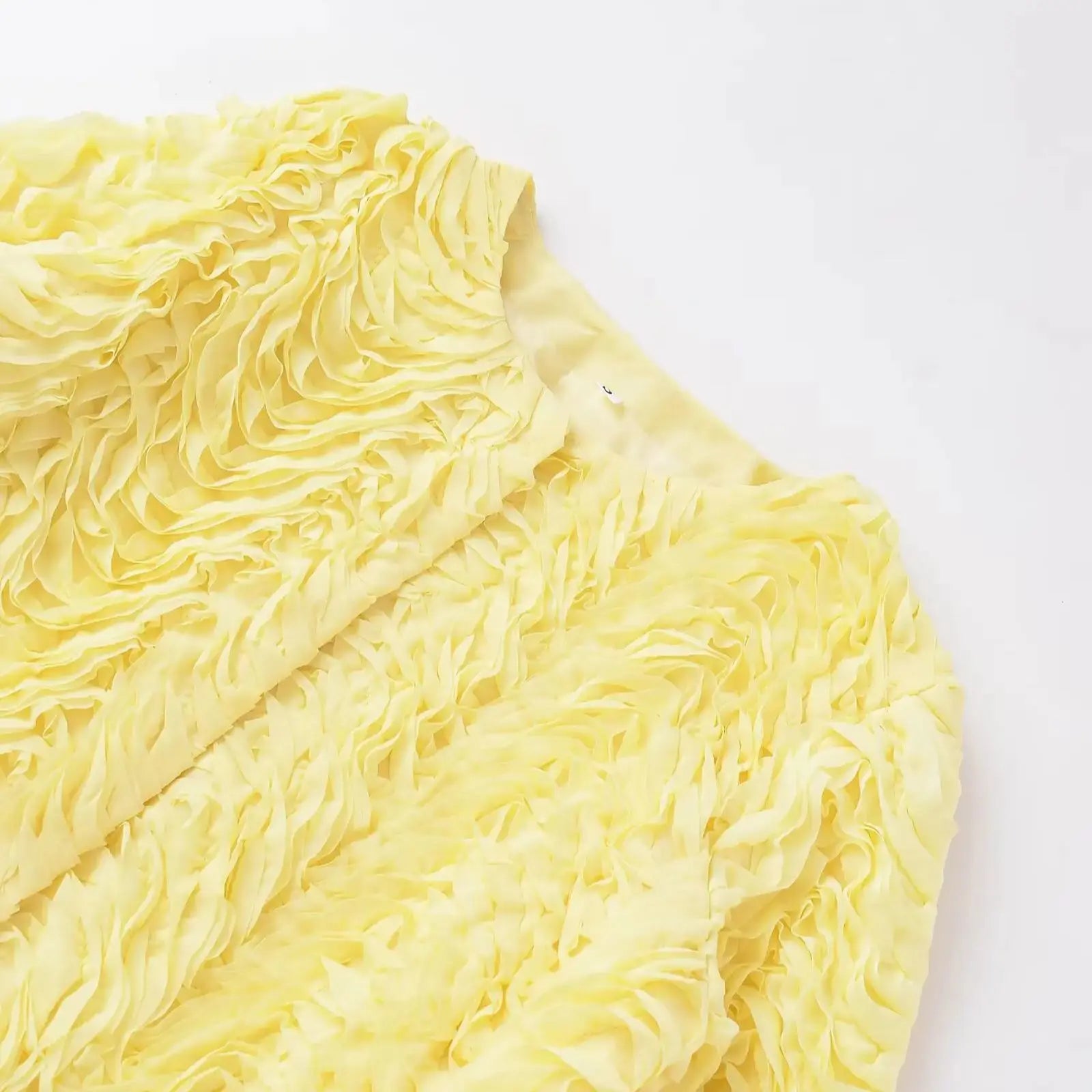 Cardigan Nữ Vàng 2025 - Phong Cách Cá Tính Mới