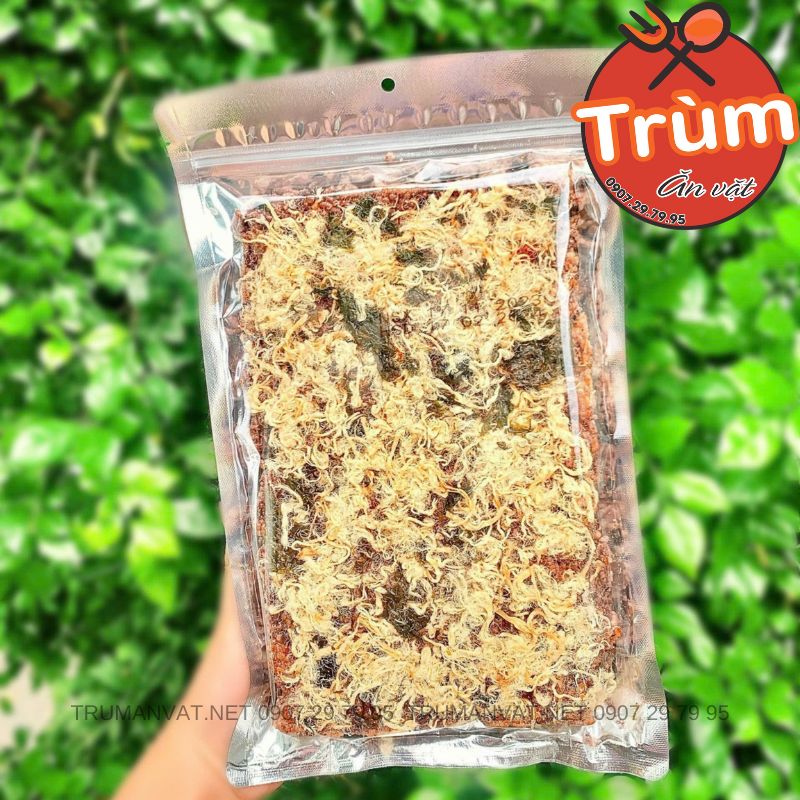 Crispy and flavorful Brown Rice with Shredded Pork