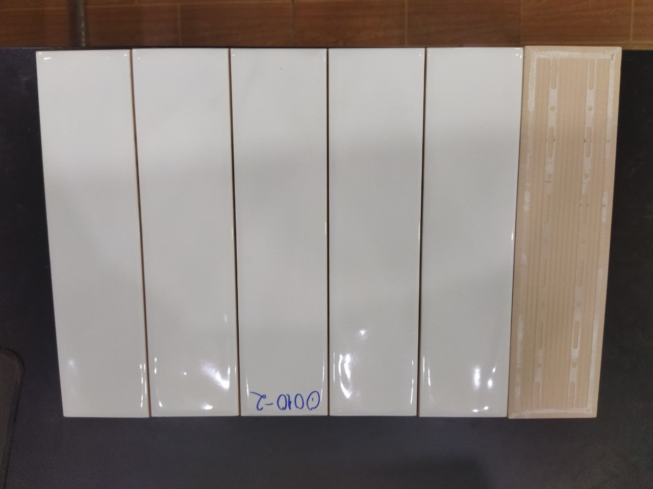 Tile 75x300mm WH0312P