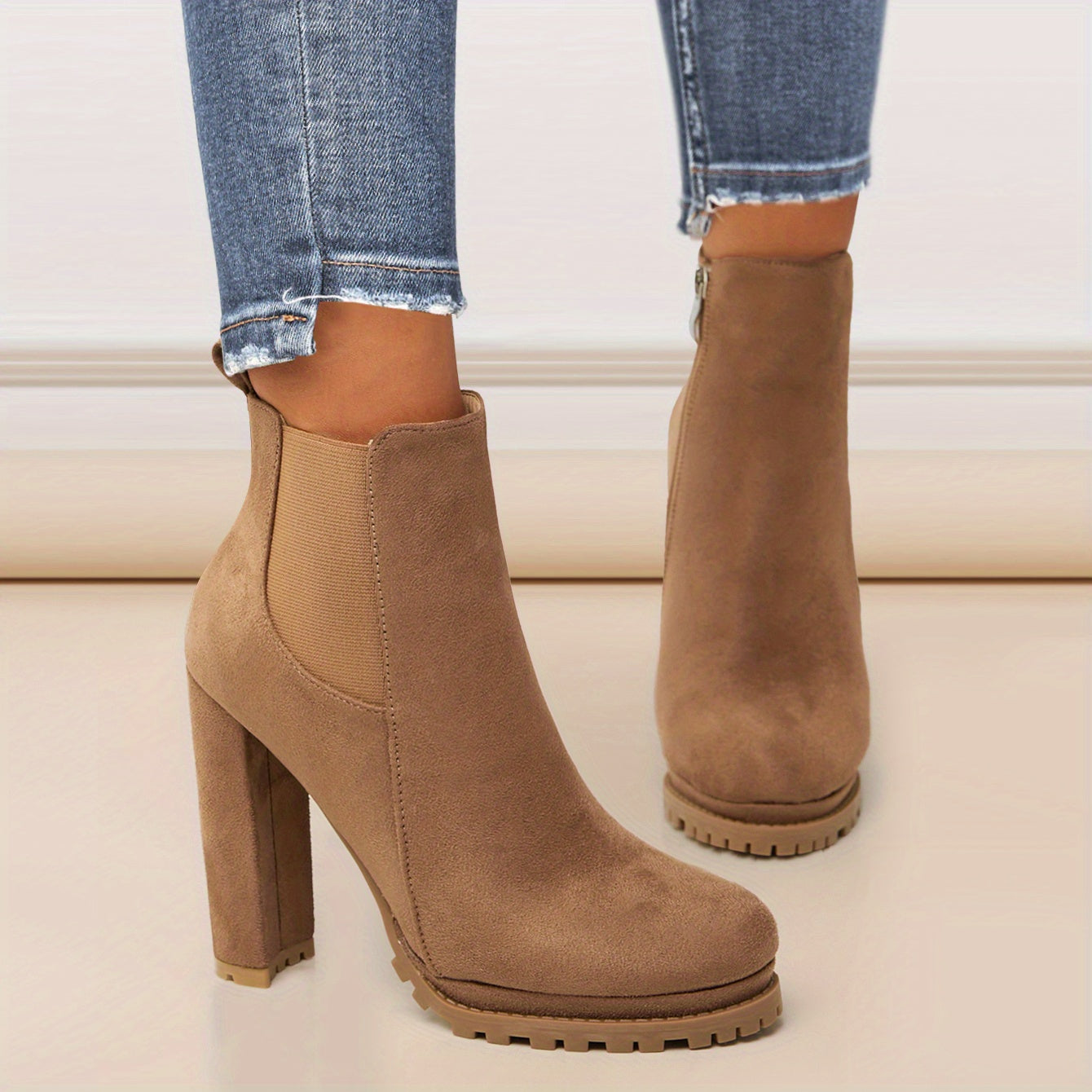 Giày Bốt Cổ Ngắn Nữ - Gót Vuông, Mũi Nhọn Sành Điệu