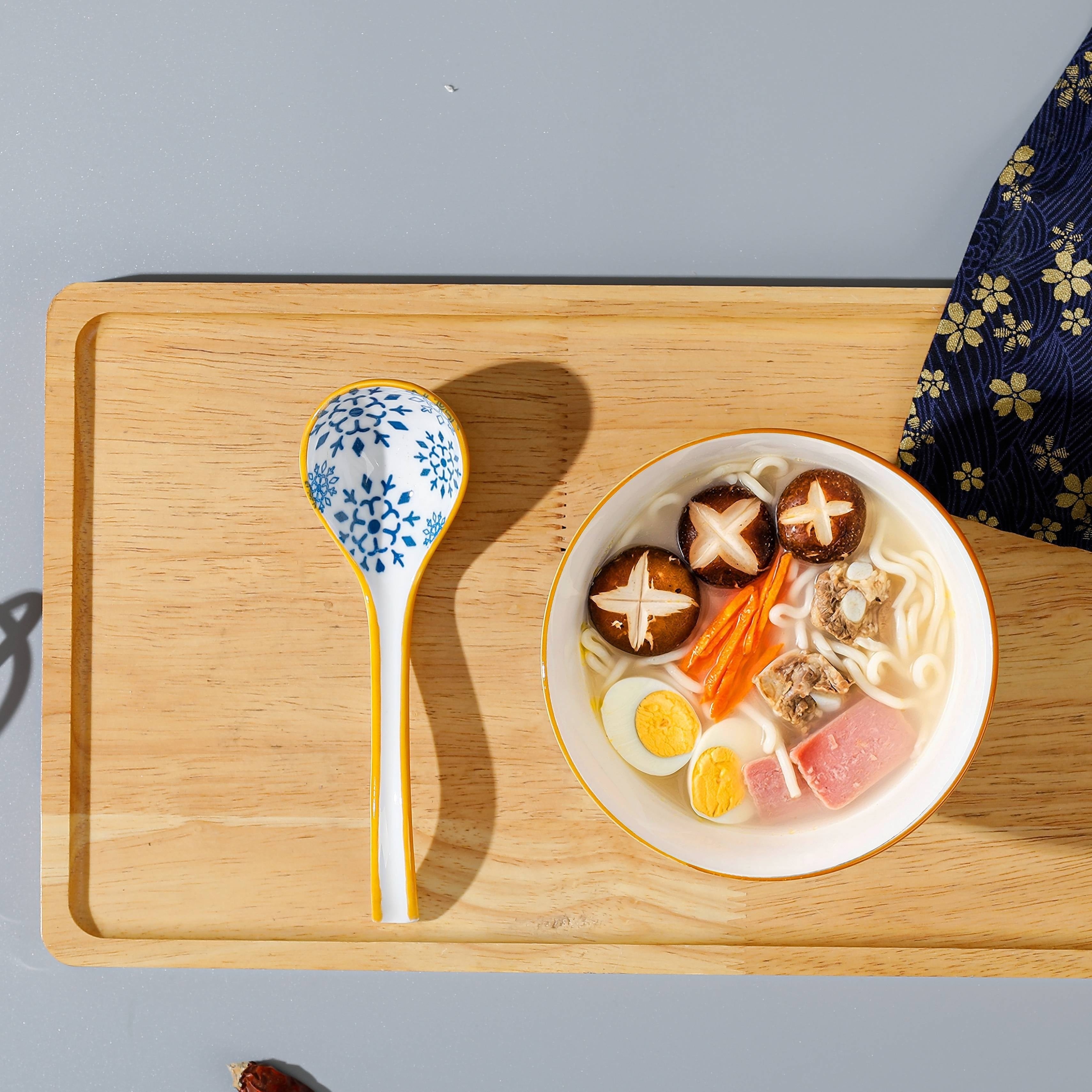 4件組陶瓷湯匙，傳統藍白瓷設計，陶瓷手柄，家用，可用於盛湯、粥和肉湯。