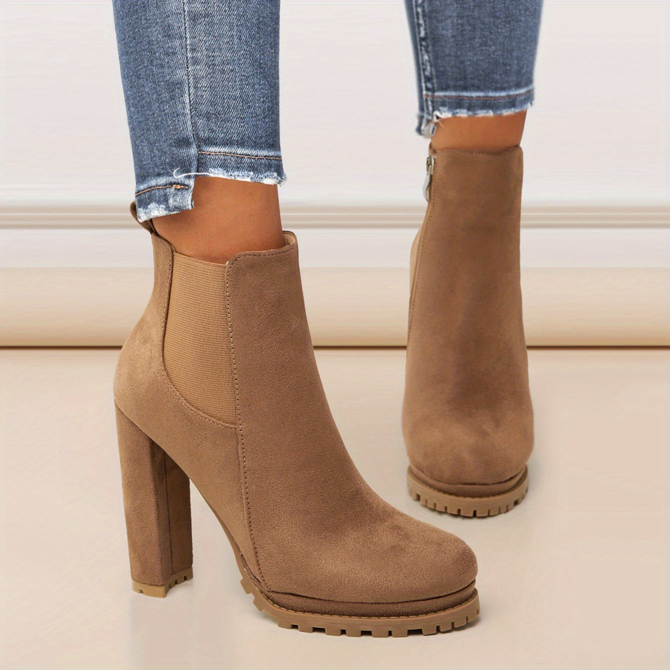 Giày Bốt Cổ Ngắn Nữ - Gót Vuông, Mũi Nhọn Sành Điệu