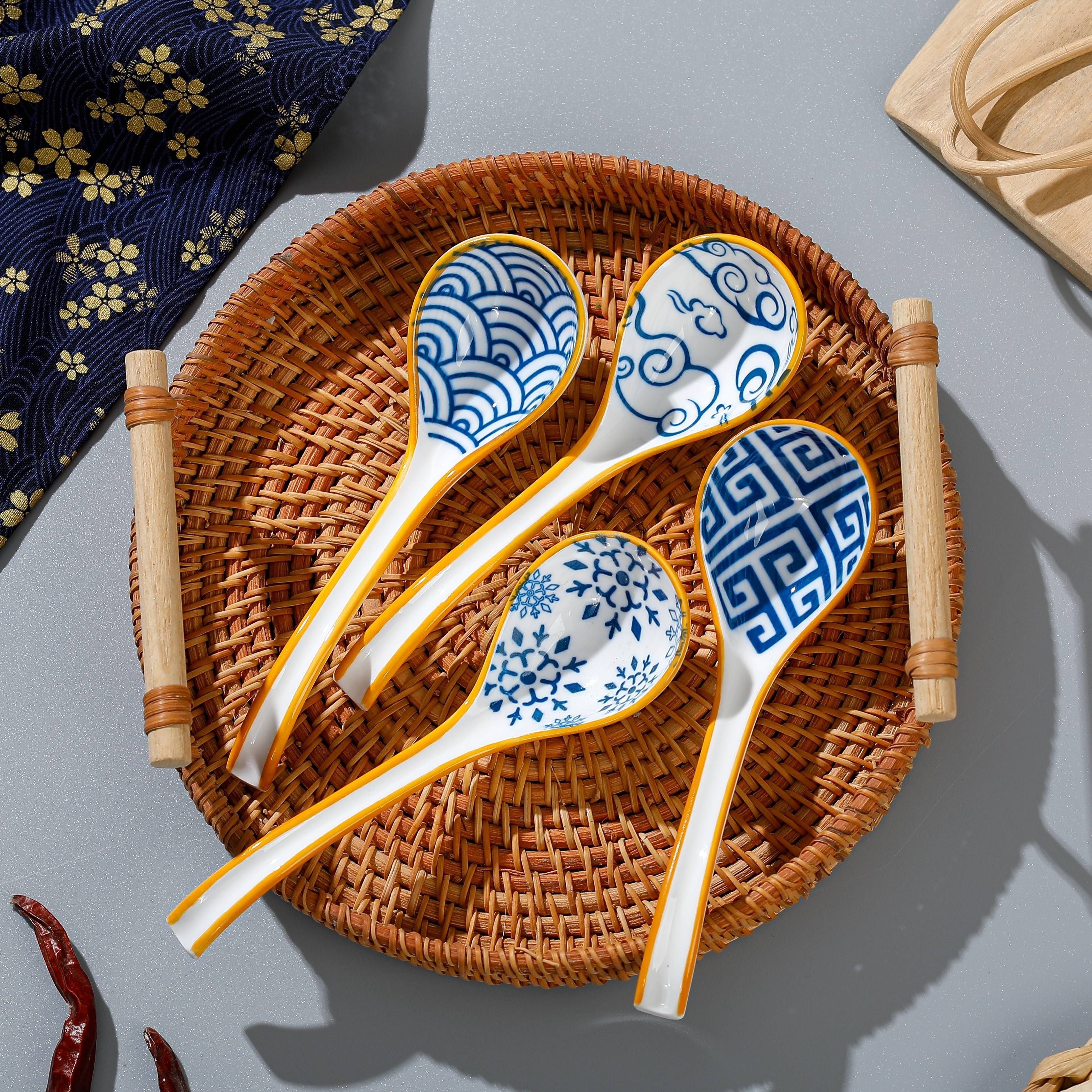 4件組陶瓷湯匙，傳統藍白瓷設計，陶瓷手柄，家用，可用於盛湯、粥和肉湯。