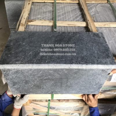 Antique green and black three-level