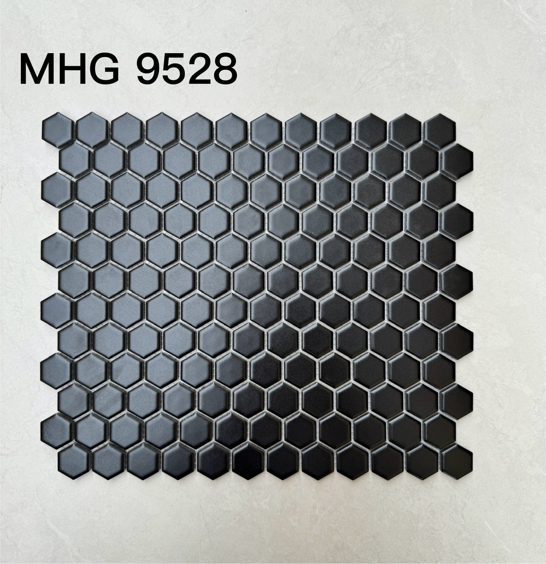Gạch Mosaic lục giác đen mờ chip KT 23x26mm mã MHG9528 - Daisan Mart