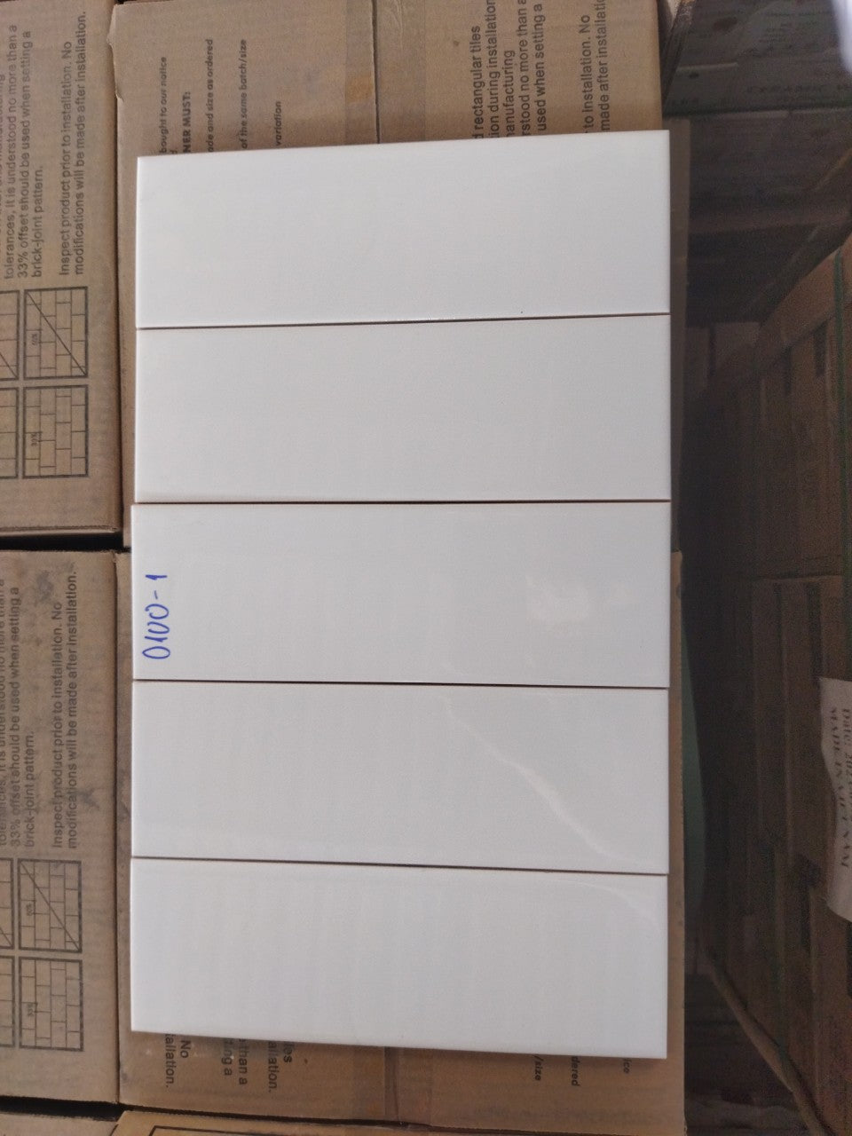 [0200-1] gạch thẻ 100x300mm trắng bóng phẳng mã 0200-1 - Daisan Mart