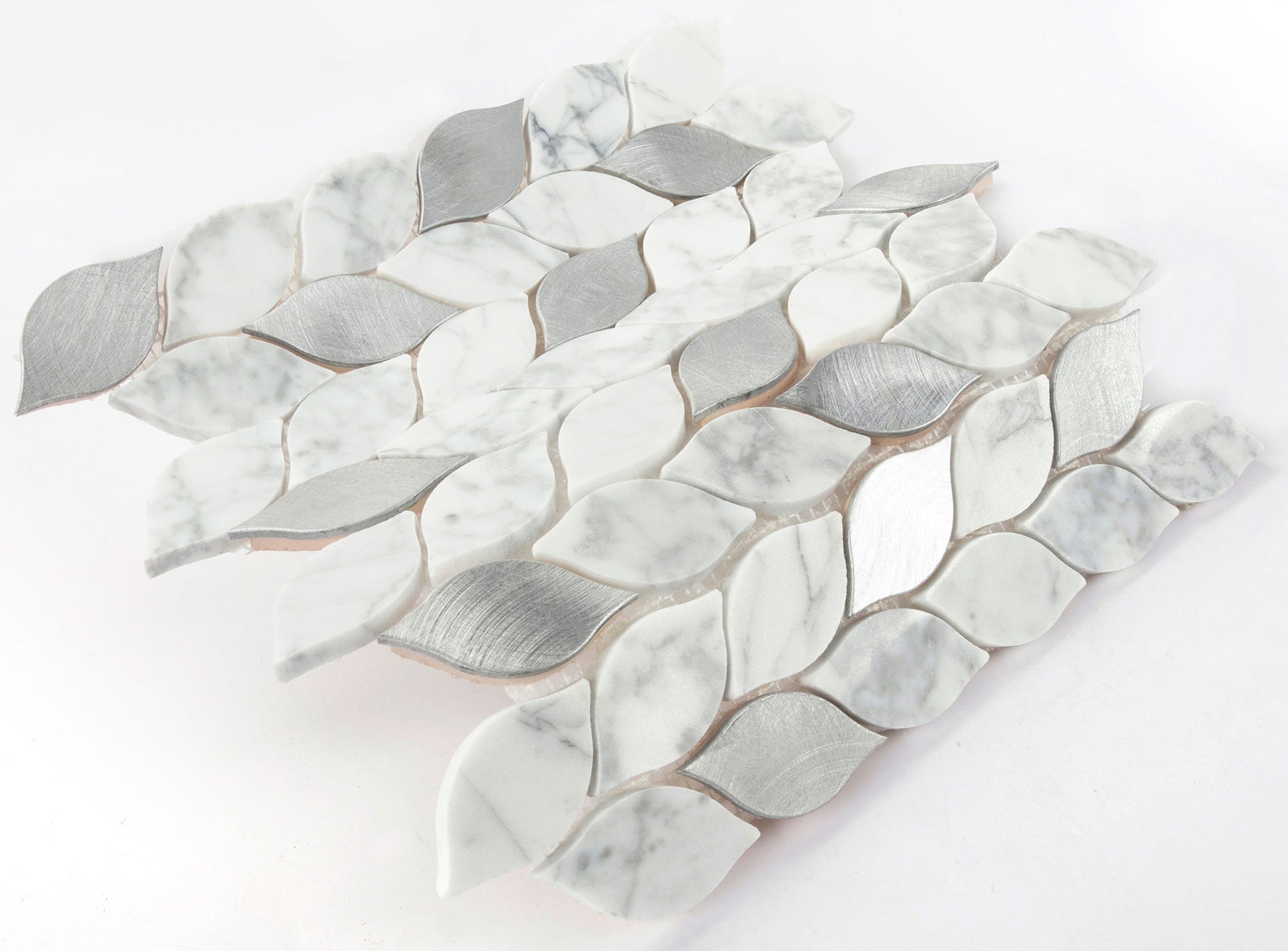 Gạch khảm trang trí tường đá trắng tinh tế, kiểu đá cẩm thạch, lá nhỏ, pha trộn kim loại, bán buôn Trung Quốc - Daisan Mart