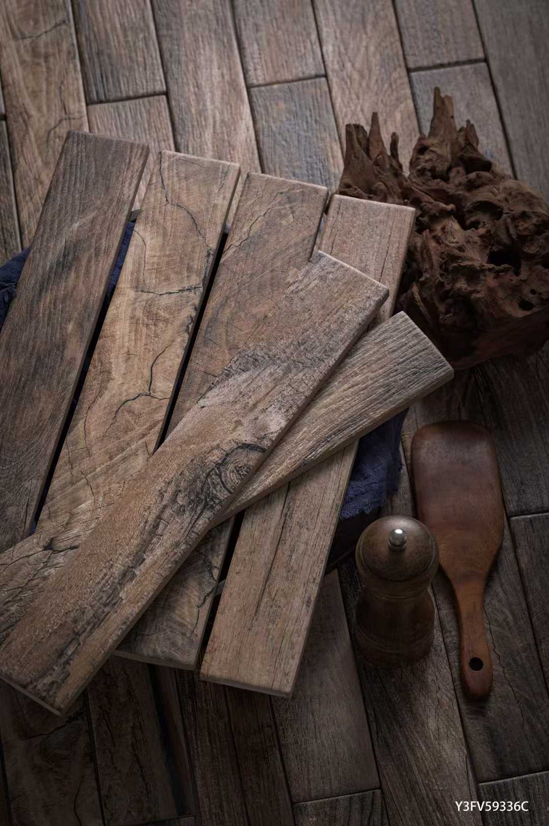 Gạch lát nền gốm họa tiết xương cá vân gỗ màu xám giả cổ cao cấp - Daisan Mart