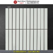 Gạch men mờ màu trắng, dạng chữ nhật đứng, kích thước 295x300mm, nền xám đen.