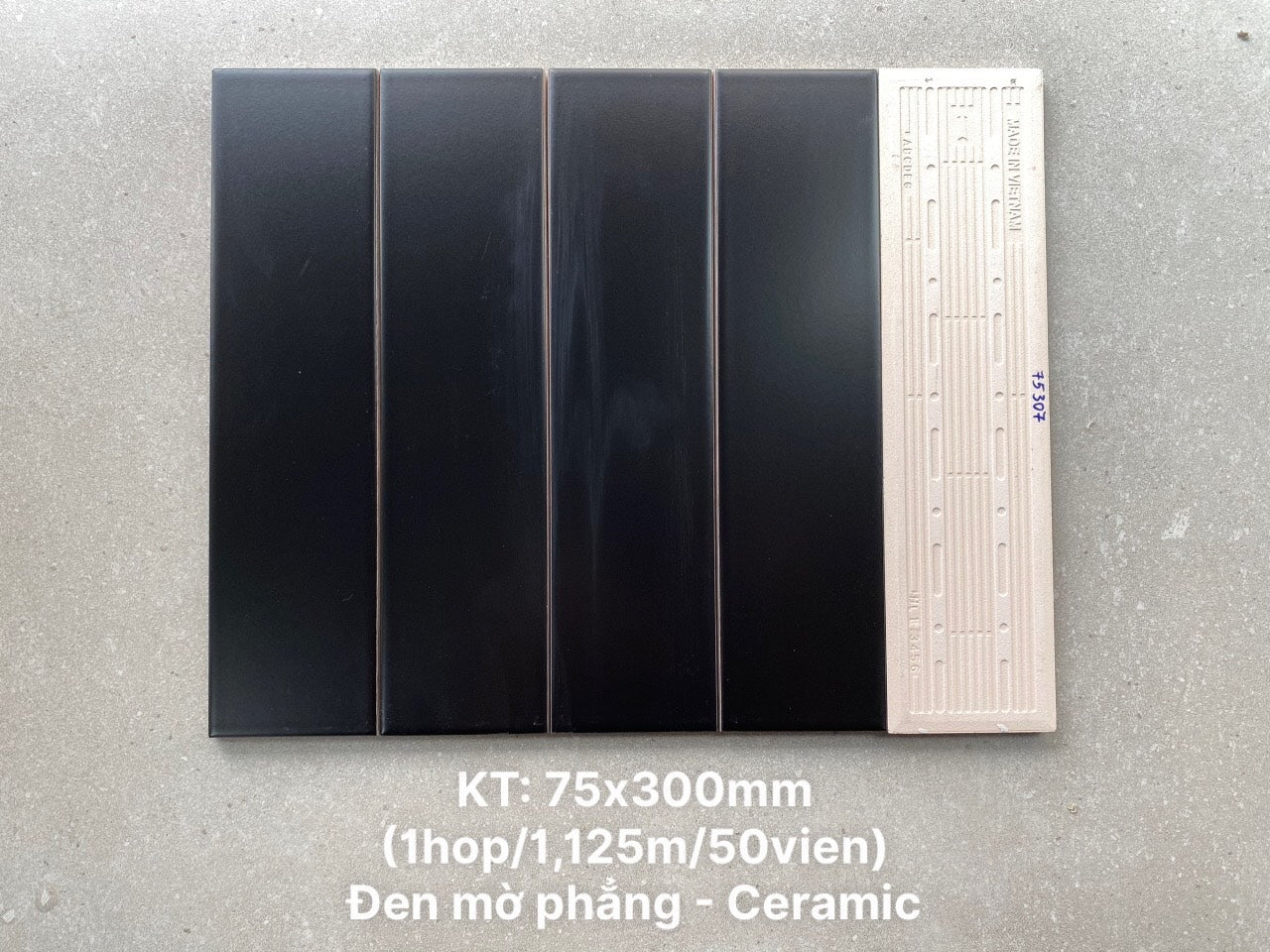 Gạch thẻ màu đen men mờ 75x300 loại ưu mã STA75307M_S (1h/0.54m/24v/hộp) - Daisan Mart