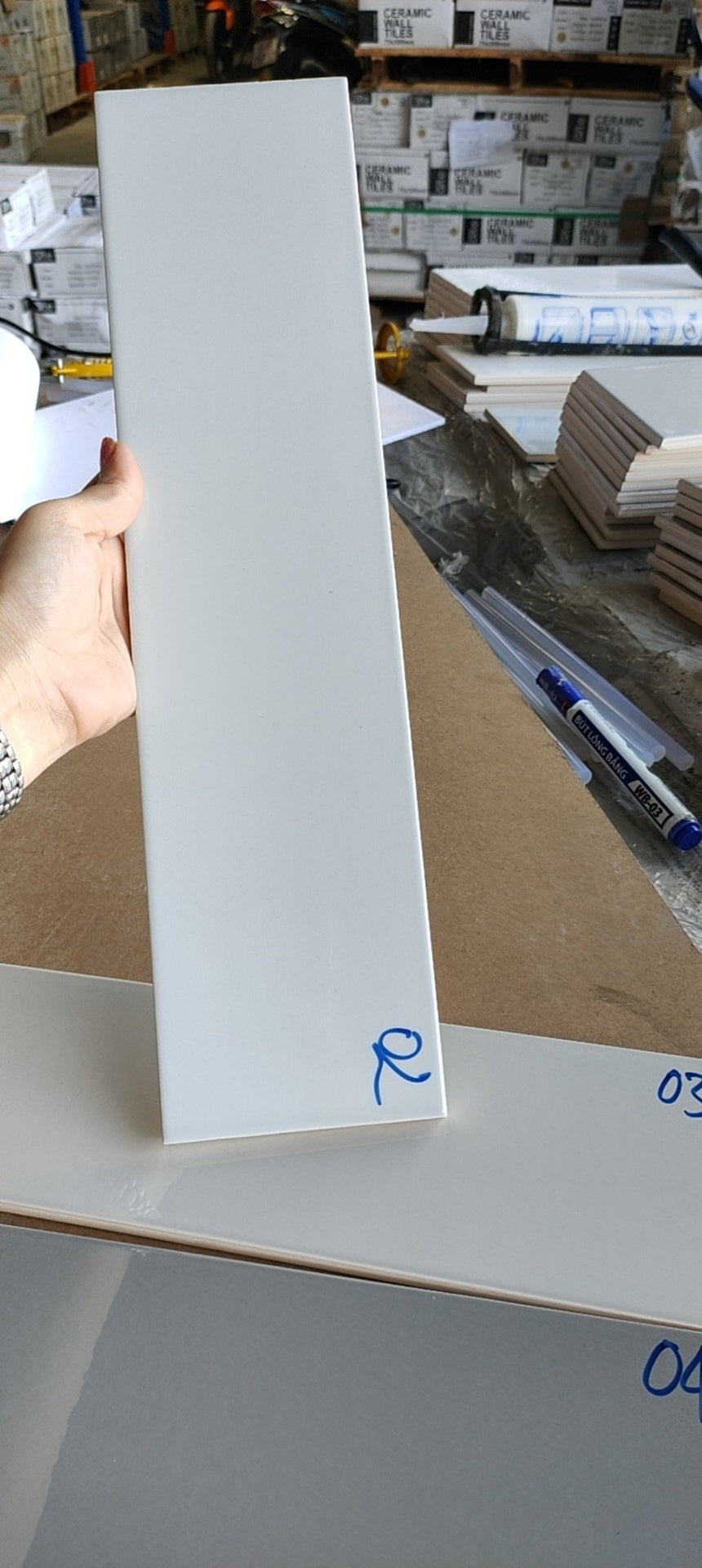 Gạch thẻ Việt Nam xám KT 100x300mm loại 1 mã 0312-1 (STA1302) - Daisan Mart