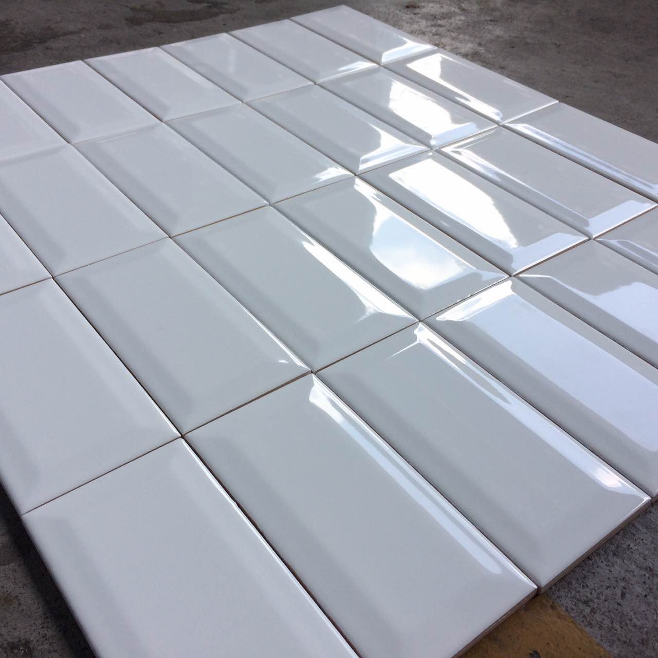 Gạch thẻ VN 75x150mm trắng vát cạnh L1 (75150-B) - Daisan Mart