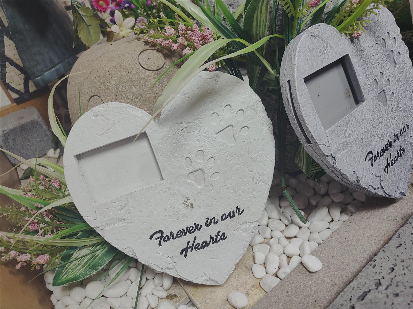 Mặt đá tưởng niệm hình dấu chân thú cưng bằng chất liệu nhựa - Daisan Mart