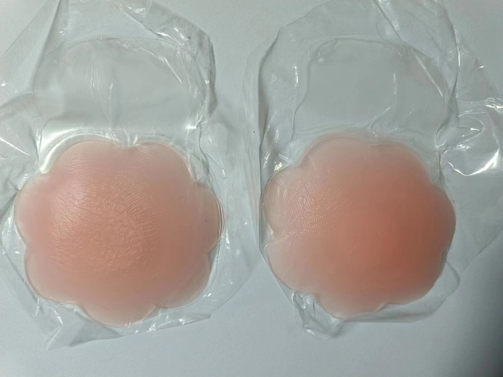 Miếng dán ngực silicon dán nâng ngực không đường may không dây chống thấm nước hình hoa tròn - Daisan Mart