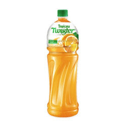 Chai nước cam Tropicana Twister, có nắp xanh, nhãn trắng, hình lát cam.