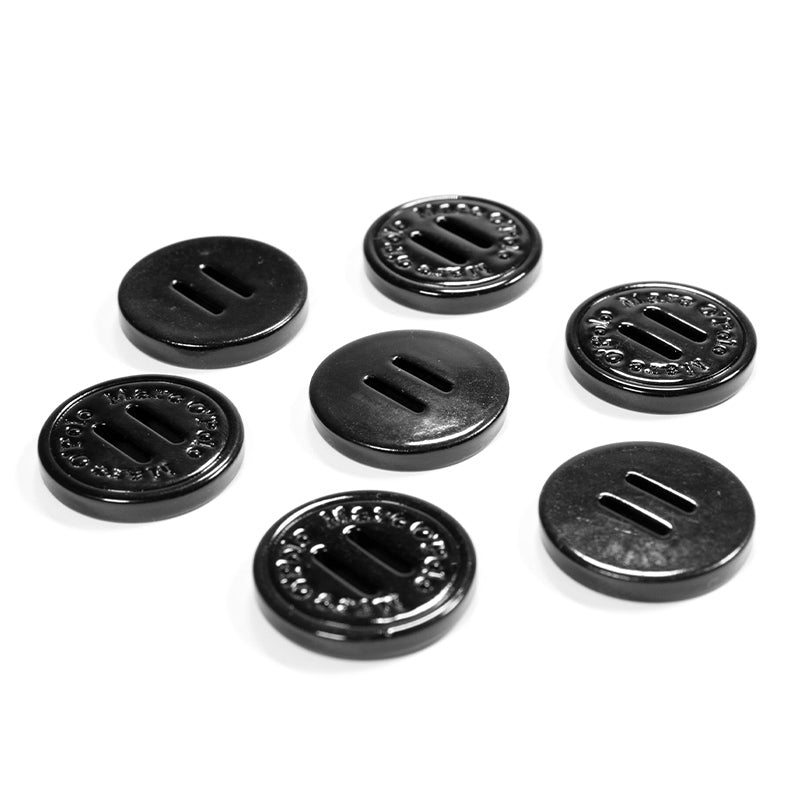 Nút nhựa resin tròn 2 lỗ, logo riêng, sỉ áo khoác - Daisan Mart