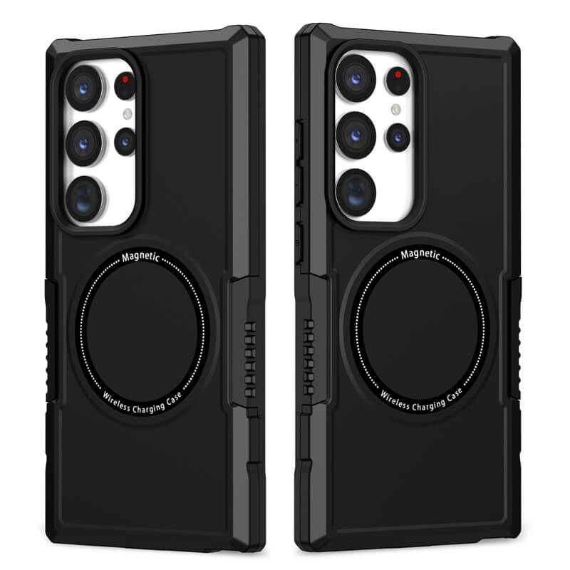 Ốp lưng điện thoại đen, có vòng tròn sạc không dây từ tính, mặt sau có cụm camera lớn.