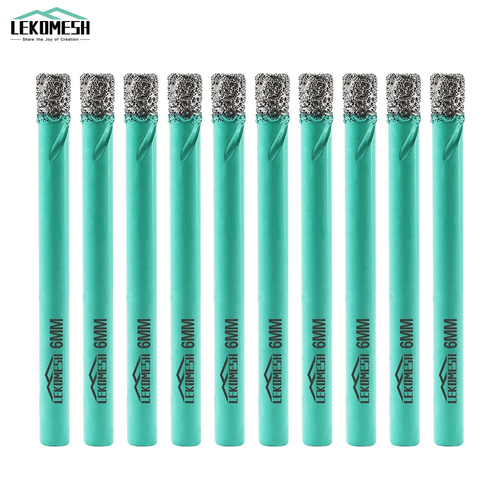 10 mũi khoan màu xanh ngọc, đầu kim cương, chữ "6MM" in trên thân, xếp thẳng hàng.