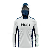 Áo hoodie trắng có mũ trùm, tay dài, họa tiết logo màu đen, viền xanh đậm.