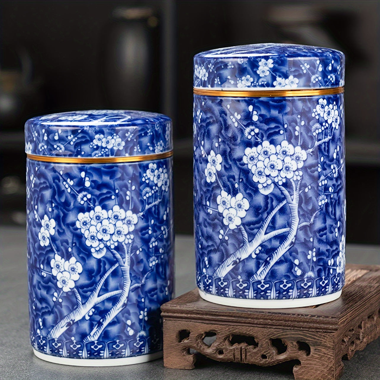 Airtight Ceramic Elegant Tea Canister with Blue and White Porcelain Design - Food-Safe Storage for Kitchen & Dining Decor