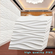 Tấm PVC sóng trắng, nội thất phòng có trần đèn sáng và rèm màu nâu, sàn gỗ.