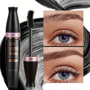 Mascara đen với cọ xoắn, nền trắng đen, ảnh mắt cận cảnh với lông mi dài.