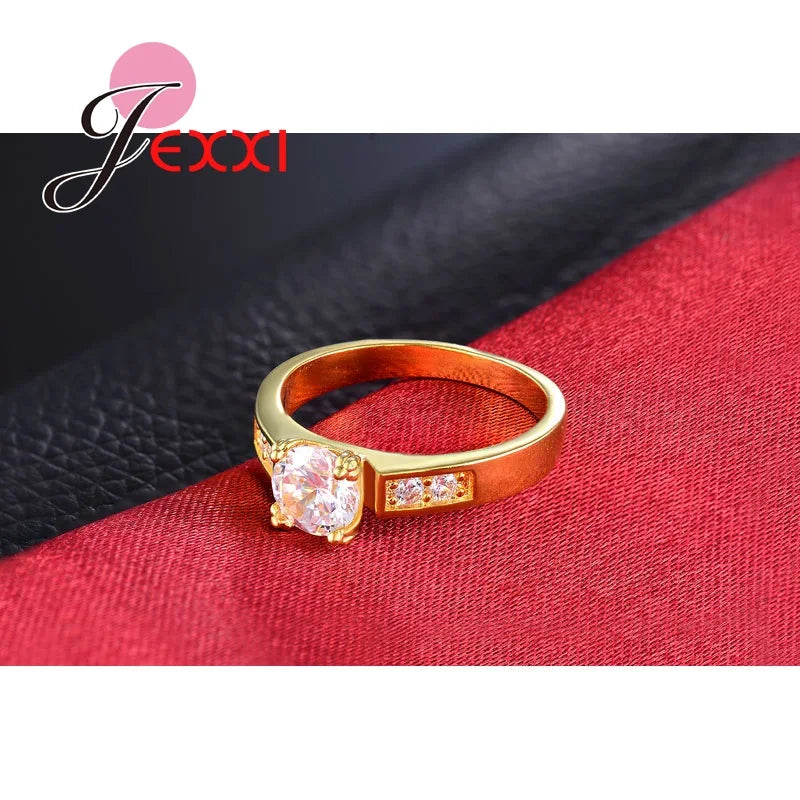Nhẫn Cưới Vàng Óng Ánh Đính Đá Pha Lê Lấp Lánh - Daisan Mart