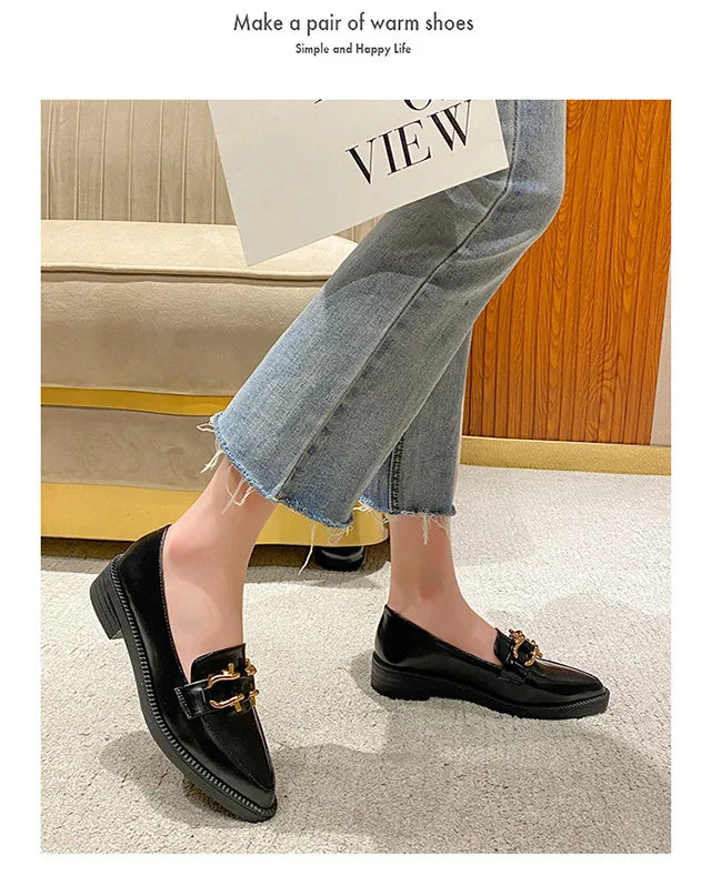 Giày Lười Nữ Mũi Nhọn Dây Xích Platform Slip-on