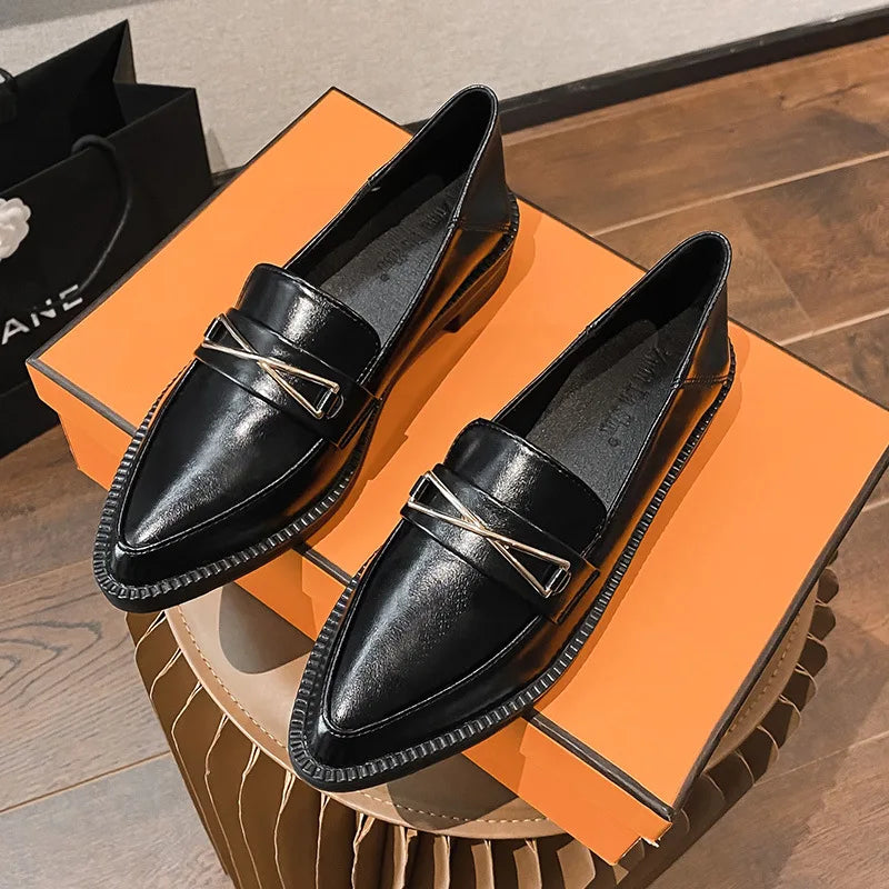 Giày Lười Nữ Mũi Nhọn Dây Xích Platform Slip-on