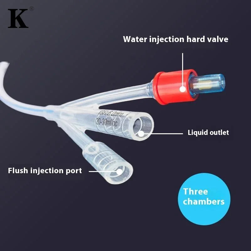 Ống y tế ba nhánh với van đỏ, lỗ thoát chất lỏng, và cổng tiêm, nền xanh đậm.