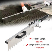 Dụng cụ làm phẳng bê tông có tay cầm đen, lưỡi răng cưa, dài 650mm, 410-810mm.