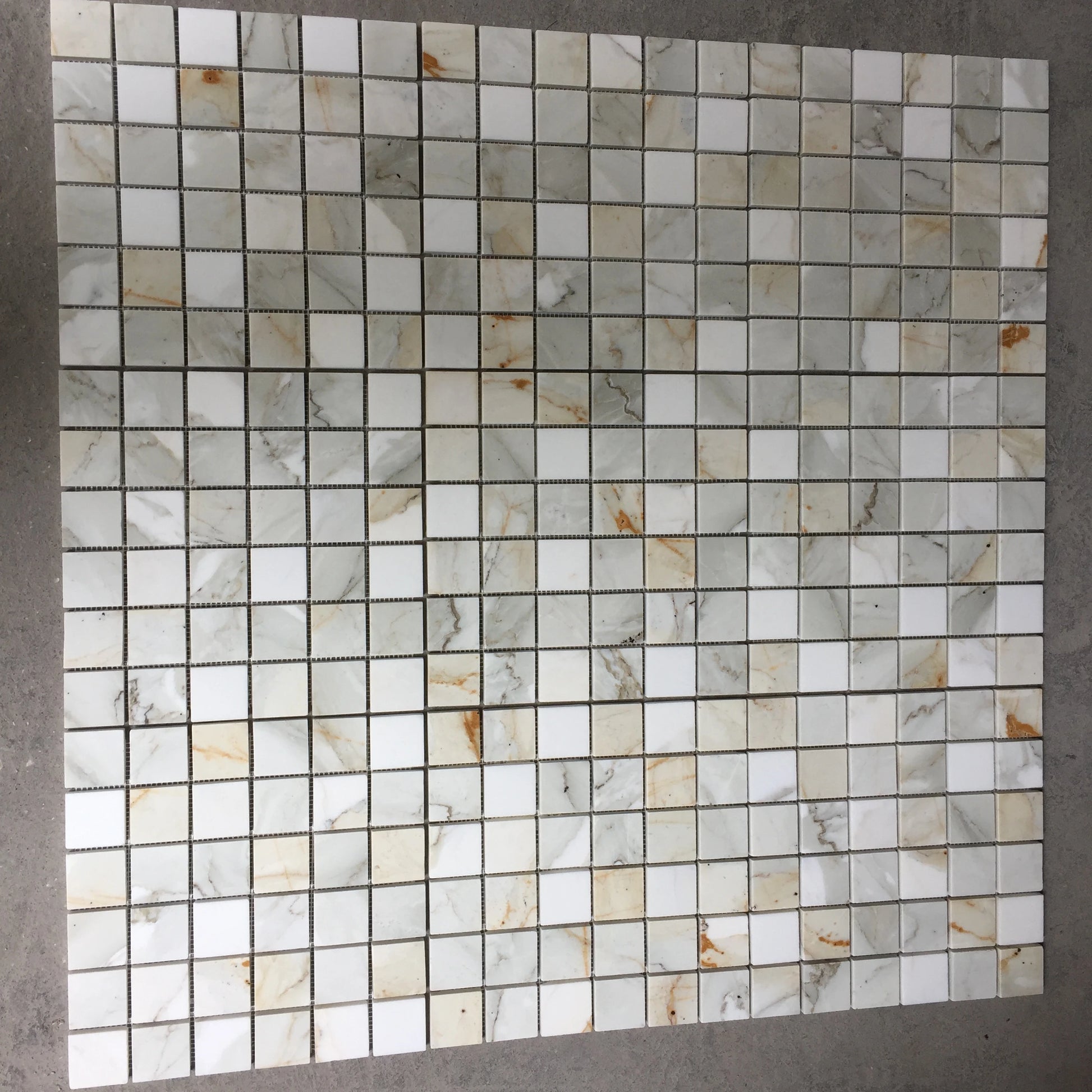 Gạch Mosaic Đá Cẩm Thạch Vàng Ốp Tường Khách Sạn - Daisan Mart