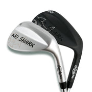 Hai gậy golf với màu bạc và đen, chữ "NO SHARK" in nổi bật trên mặt gậy.