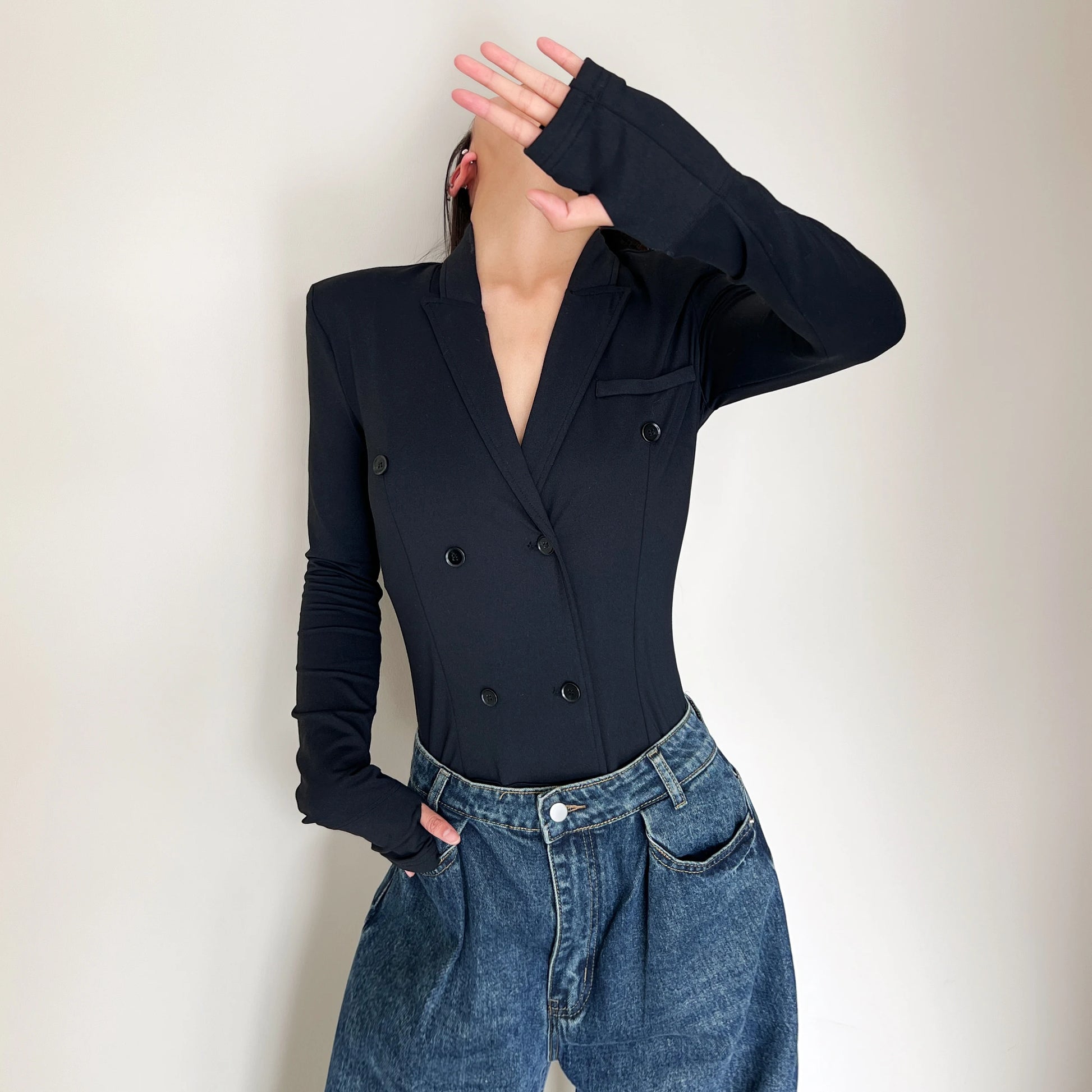 Body Đen Nữ Retro 2025 Tay Dài Cổ Vest Quyến Rũ - Daisan Mart