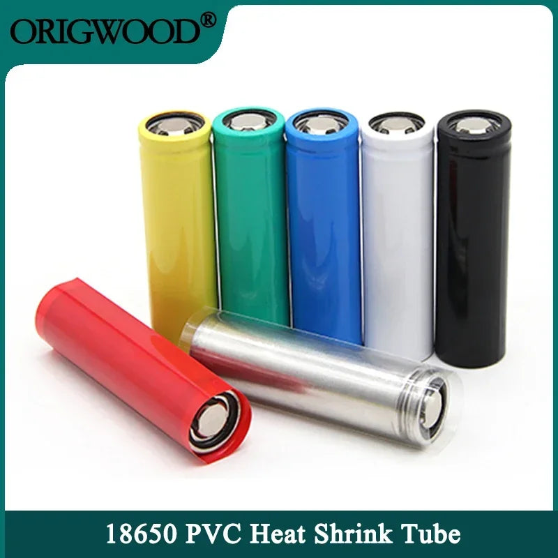 Sáu vỏ bọc pin 18650 nhiều màu: đỏ, vàng, xanh lá, xanh dương, trắng và đen, đứng thẳng hàng.