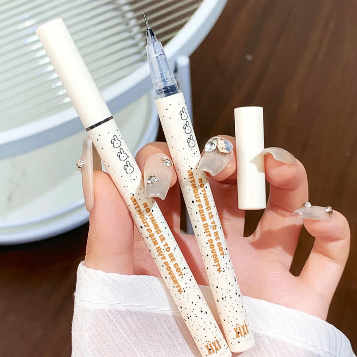 Kẻ Mắt Siêu Mảnh 0.05mm, Bền Màu, Chống Lem, 4 Màu - Daisan Mart