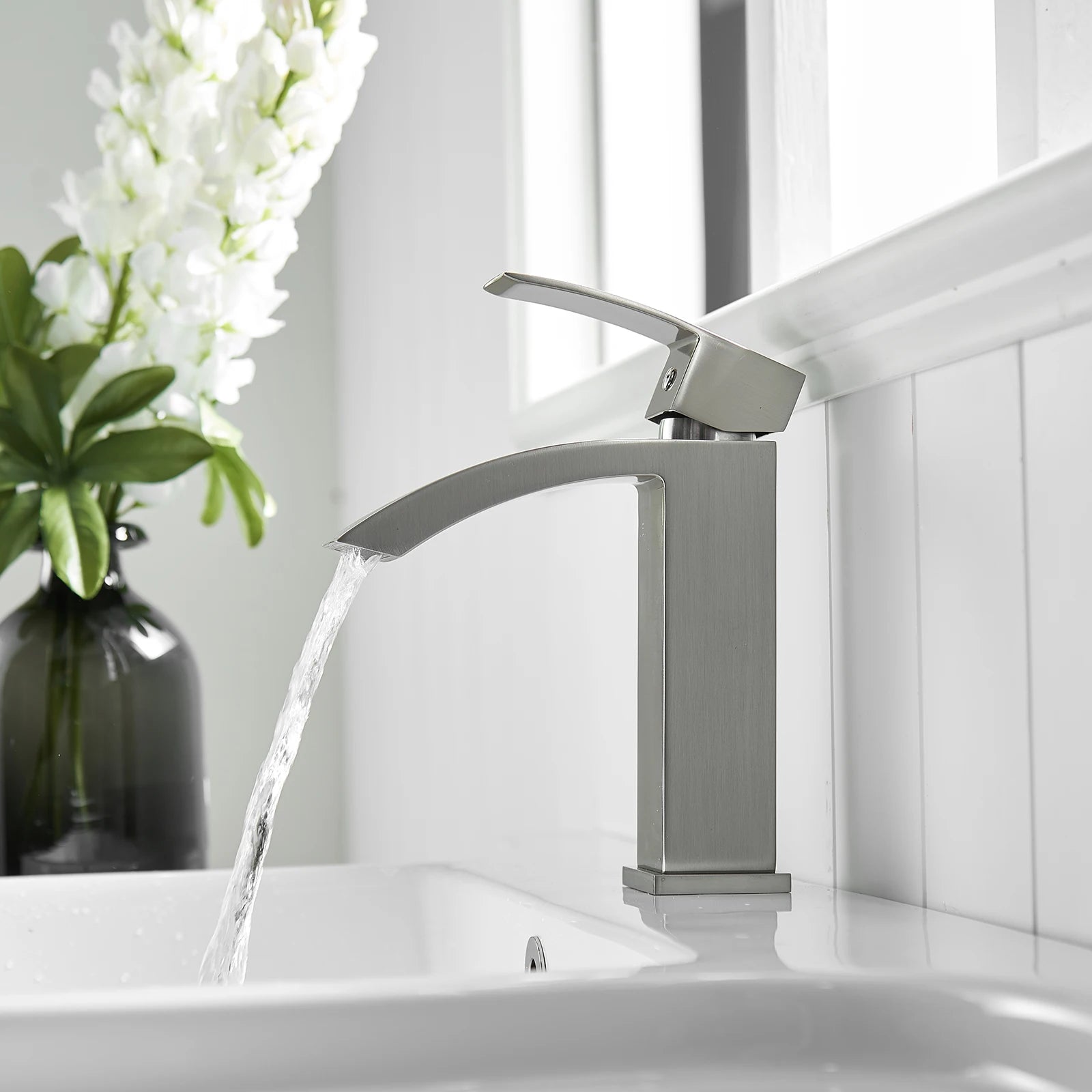 Bathroom Water Tap Bathroom Basin Faucets Black Single Handle Brass Stainless Steel Carton Box Modern Contemporary Basin Faucets - Daisan Mart