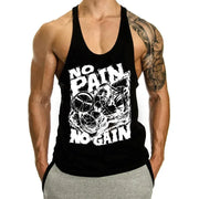 Áo tập gym đen in chữ trắng "NO PAIN NO GAIN" với hình ảnh vận động viên cơ bắp.