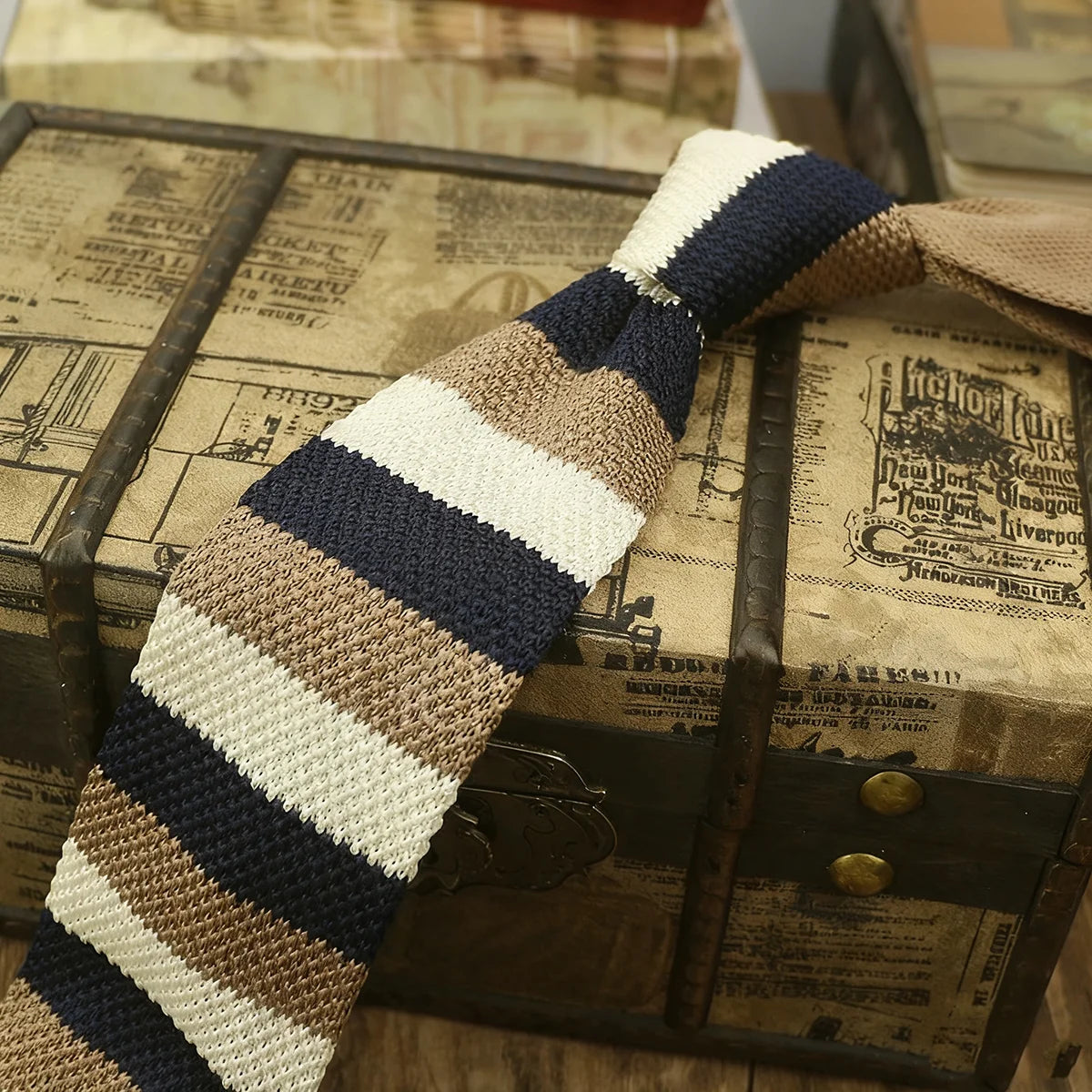 2025年新款青年條紋羊毛領帶，男女皆宜，適合參加派對