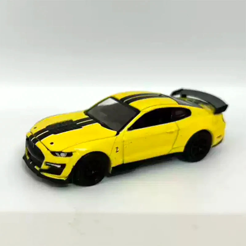Mô Hình Xe Ranger 1984 1:64 Xanh Trắng - Quà Tặng Độc Quyền - Daisan Mart