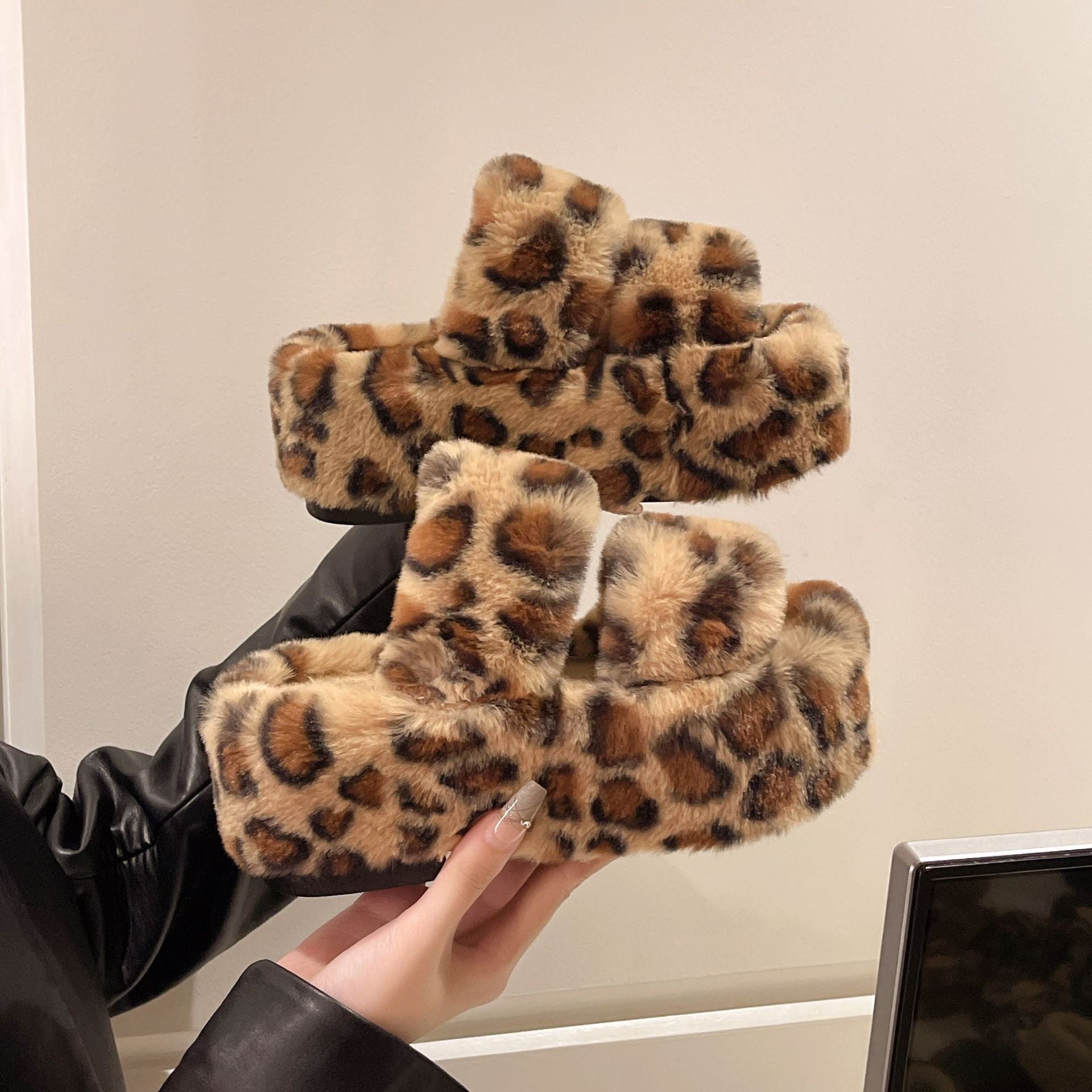 Dép Lông Báo Đế Cao Tăng Chiều Cao Thu Đông 2024 - Daisan Mart